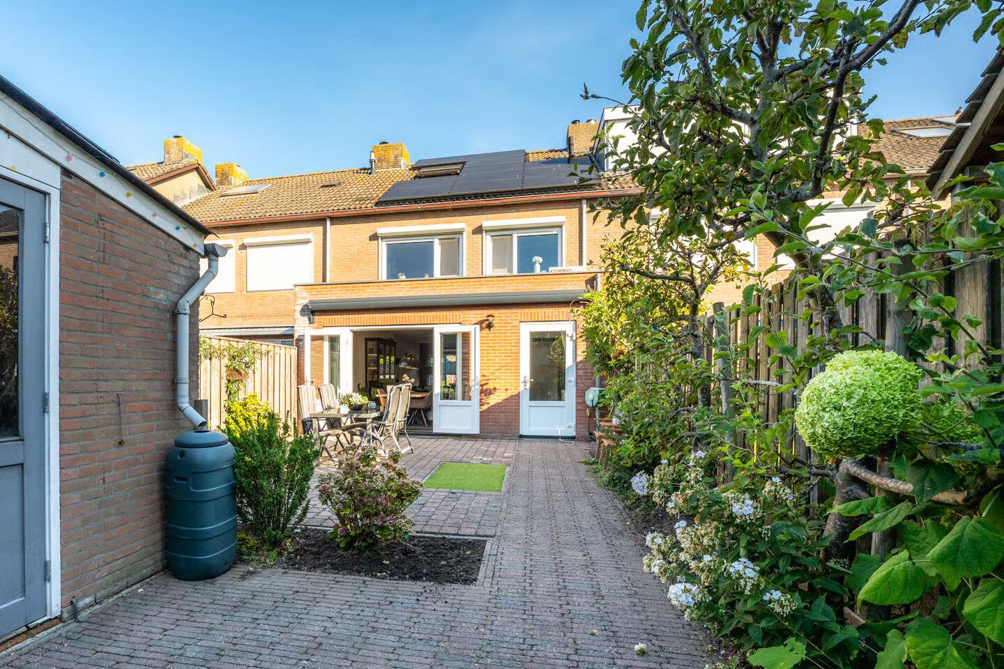 Tussenwoning te koop: Lijsterbeslaan 42, Lexmond
