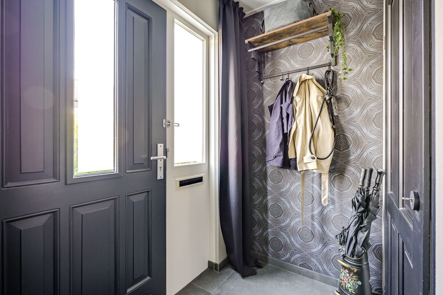 Tussenwoning te koop: Lijsterbeslaan 42, Lexmond