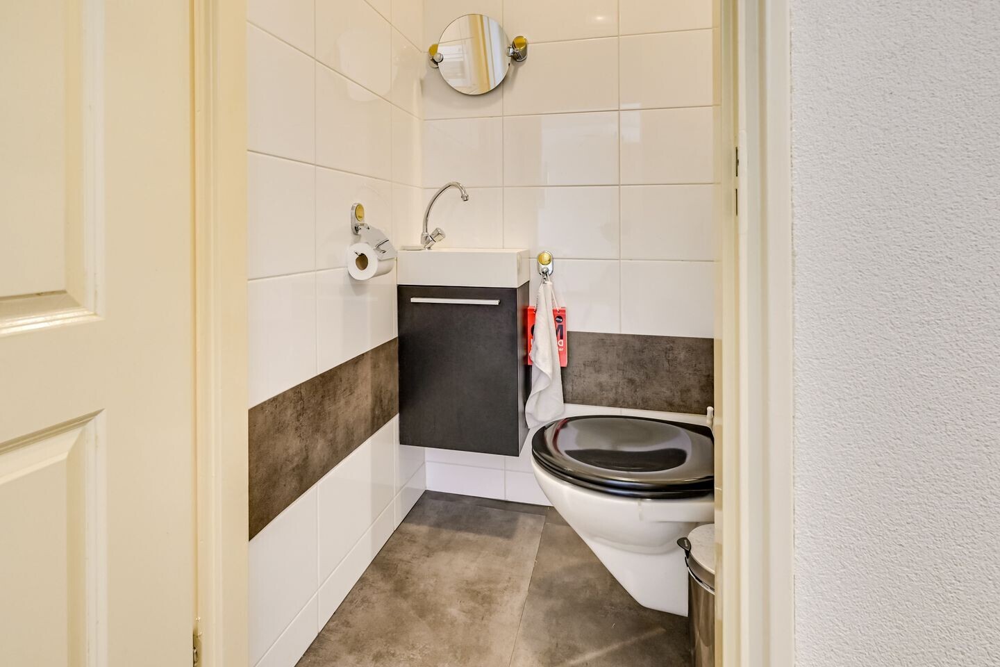 Tussenwoning te koop: Goudenregenstraat 60, Vianen