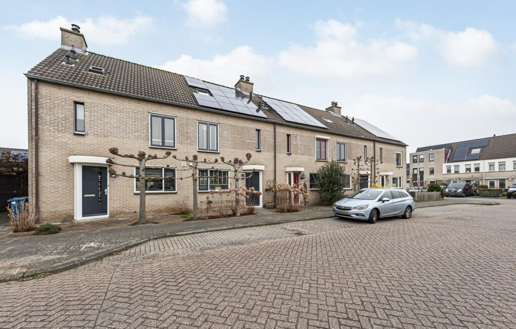 Tussenwoning te koop: Amaliastein 58, Vianen