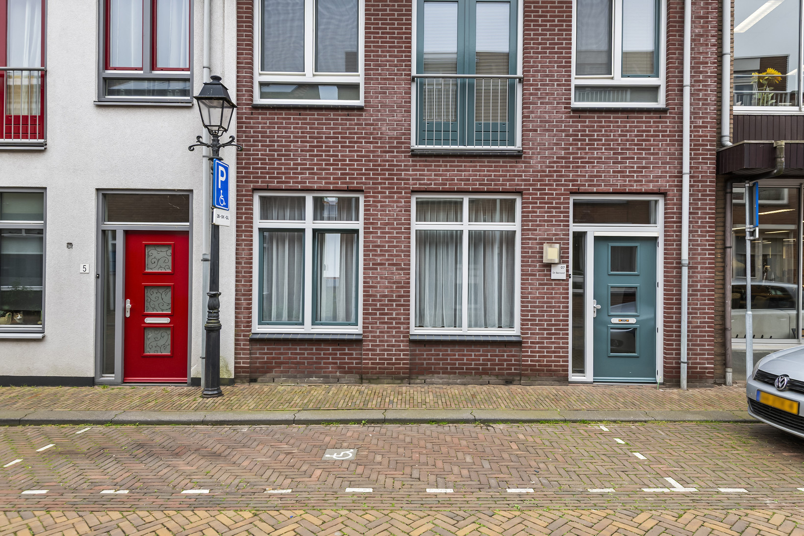 Tussenwoning te koop: Bergstraat 7, Leerdam
