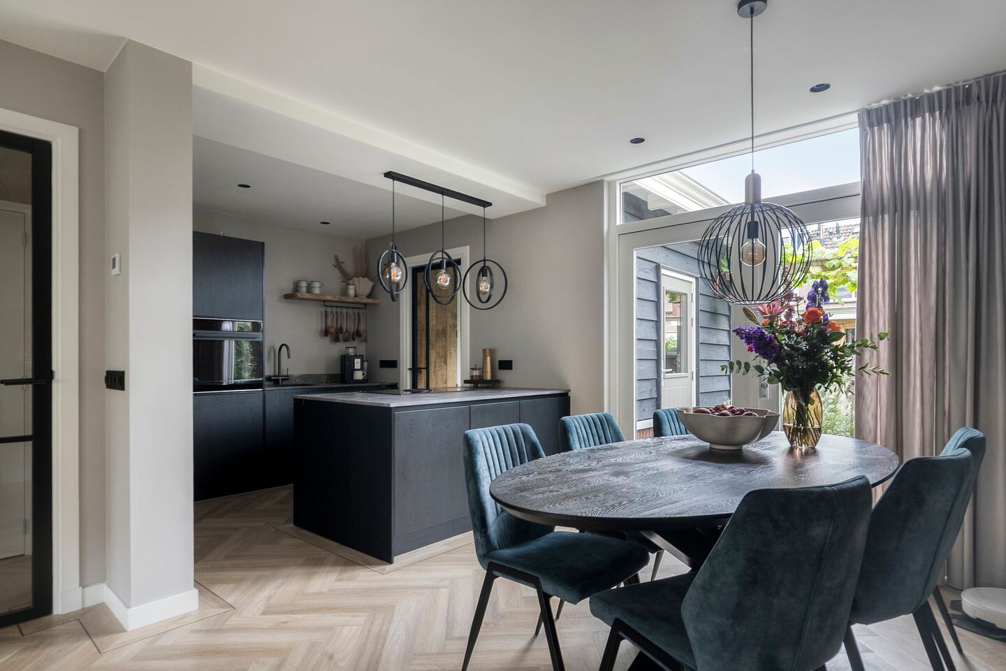 Hoekwoning te koop: Hendrik van Nassaustraat 21, Leerdam