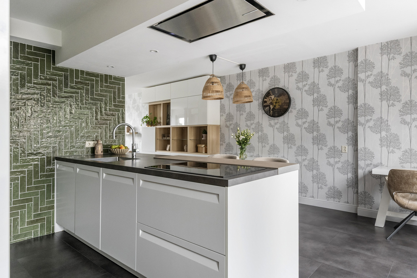 Twee-onder-één-kap te koop: Pietje Baltusstraat 11, Beesd