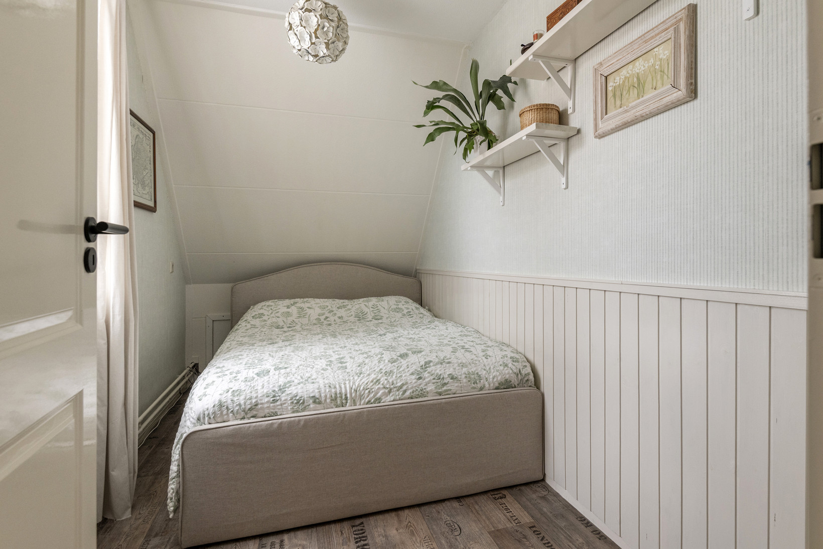 Twee-onder-één-kap te koop: Pietje Baltusstraat 11, Beesd