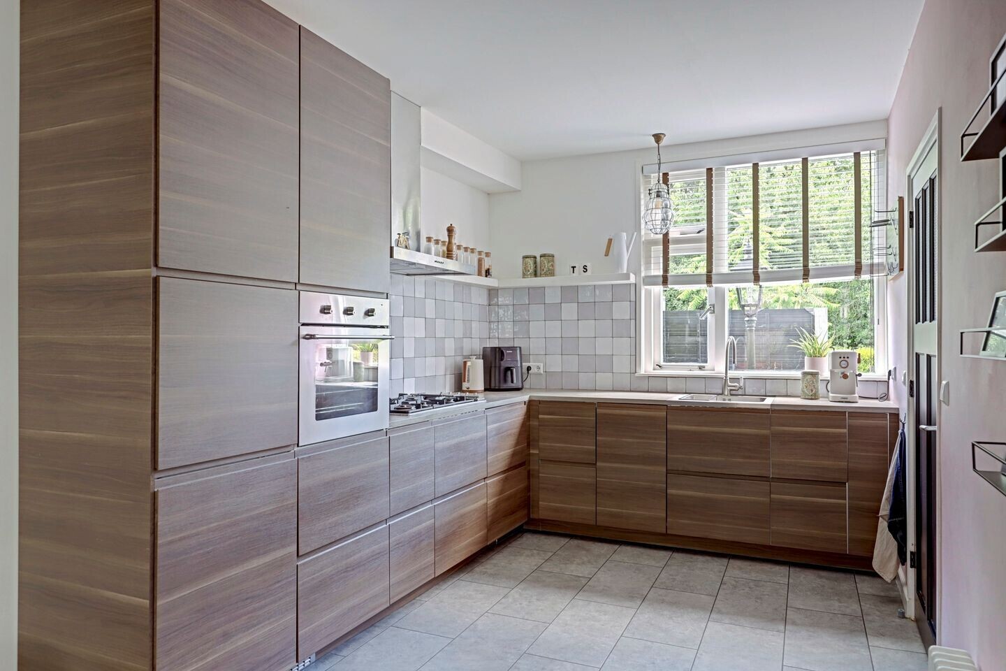 Twee-onder-één-kap te koop: Beemdstraat 25, Deil