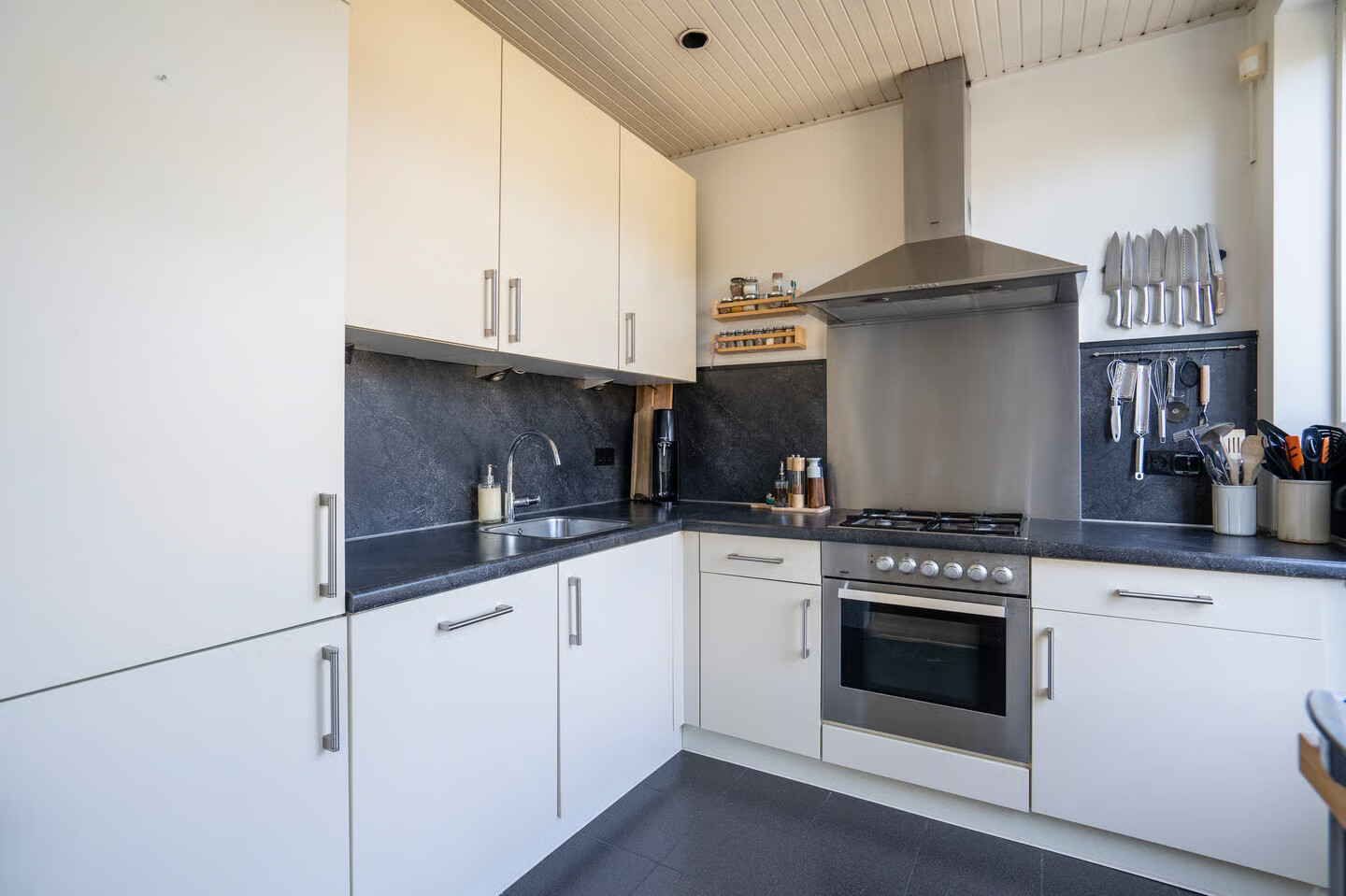 Hoekwoning te koop: Wilgenlaan 10, Herwijnen