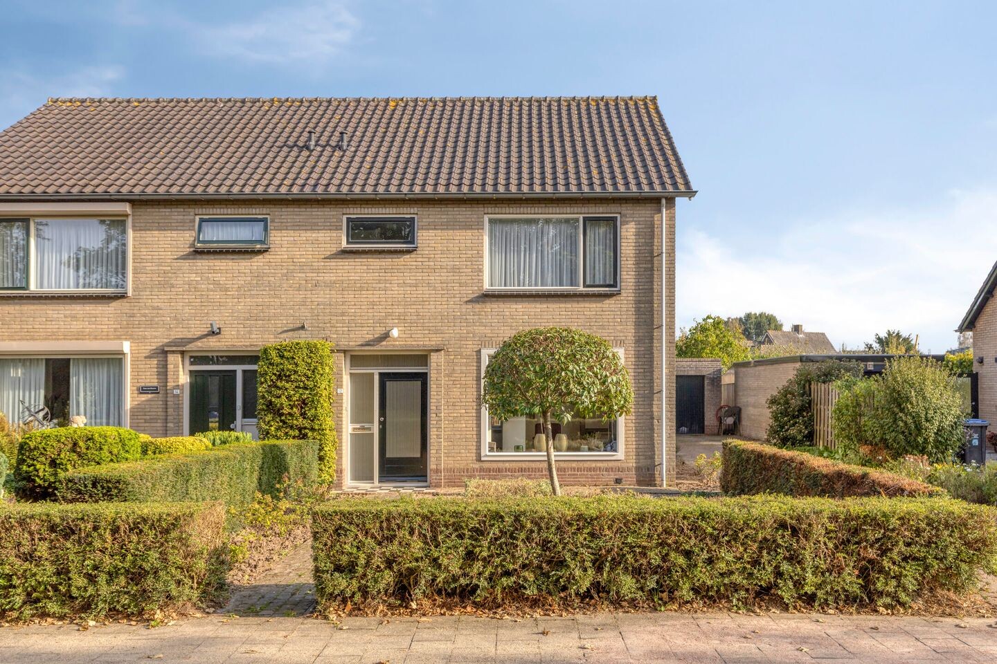 Twee-onder-één-kap te koop: Crobseweg 12, Haaften