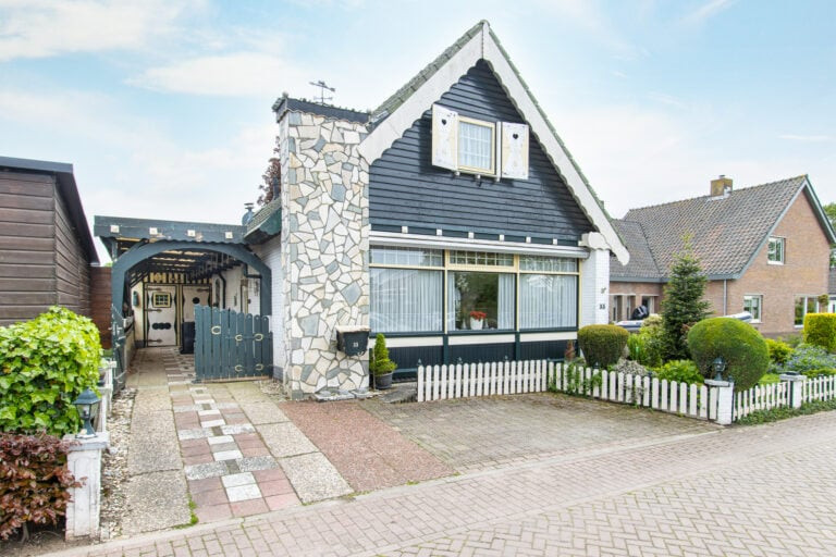 Vrijstaande woning te koop: Koningin Wilhelminalaan 33, Waardenburg