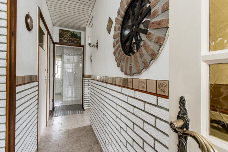 Vrijstaande woning te koop: Koningin Wilhelminalaan 33, Waardenburg