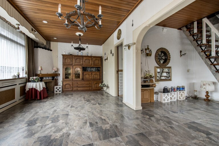 Vrijstaande woning te koop: Koningin Wilhelminalaan 33, Waardenburg