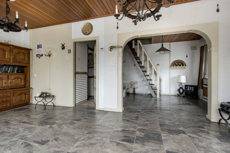 Vrijstaande woning te koop: Koningin Wilhelminalaan 33, Waardenburg