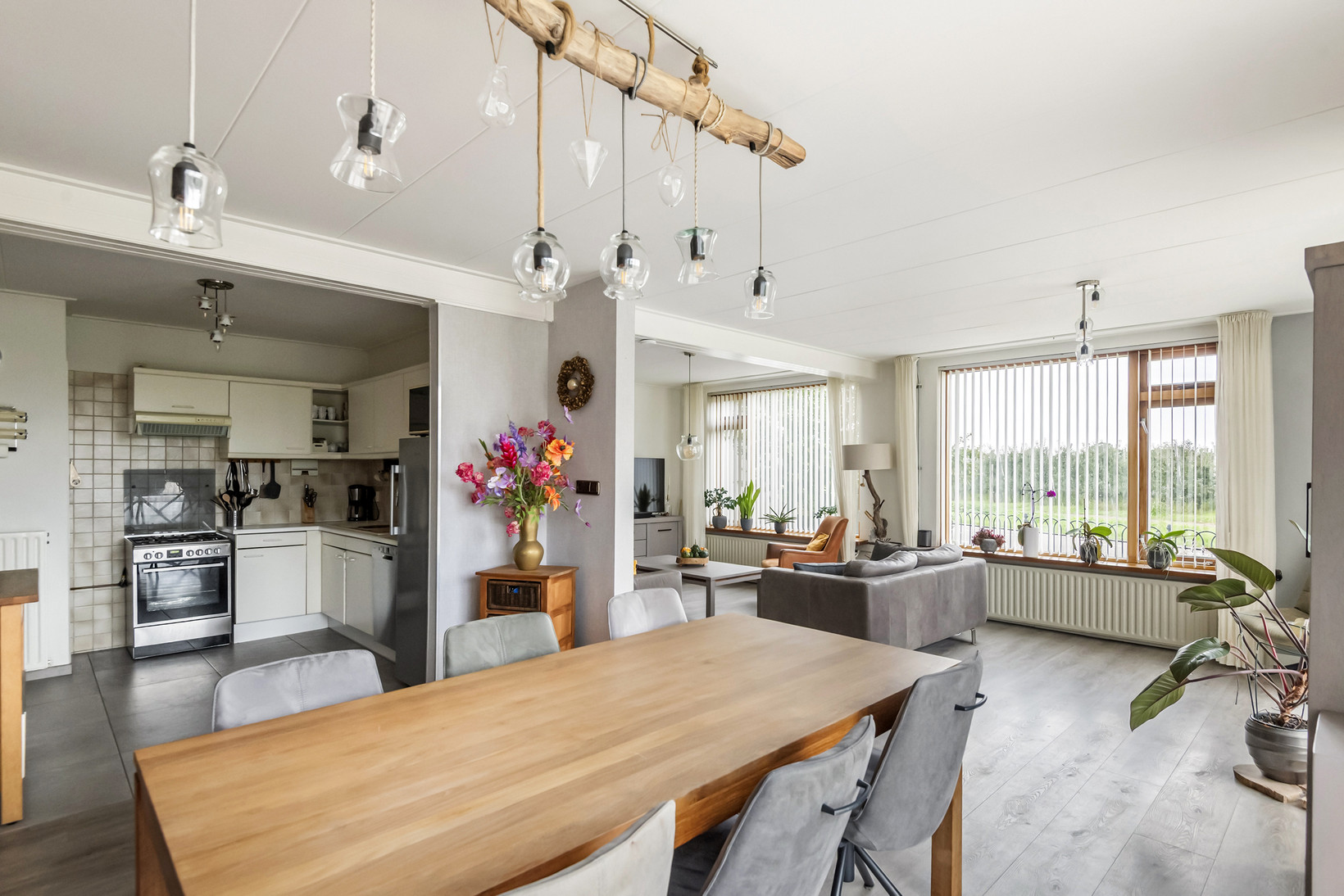 Vrijstaande woning te koop: Zandweg 23, Waardenburg