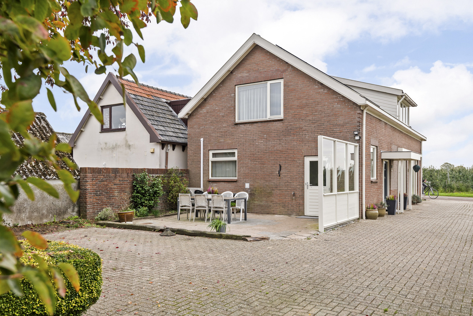 Vrijstaande woning te koop: Zandweg 23, Waardenburg