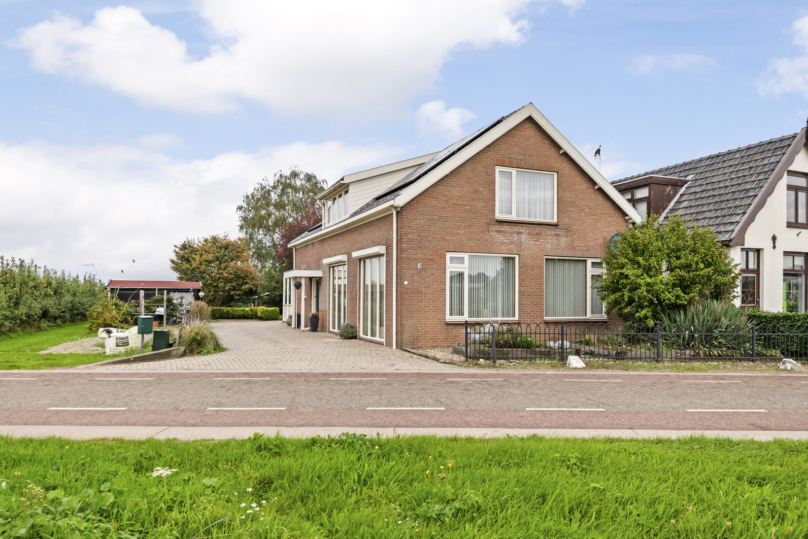 Vrijstaande woning te koop: Zandweg 23, Waardenburg