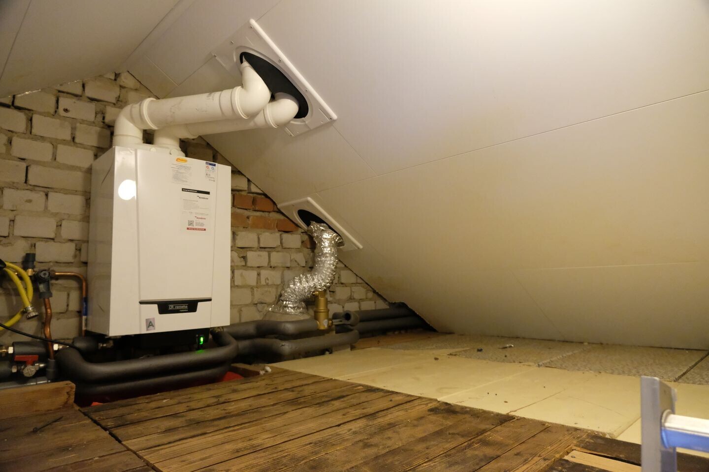 Tussenwoning te koop: Lange Akker 12, Geldermalsen