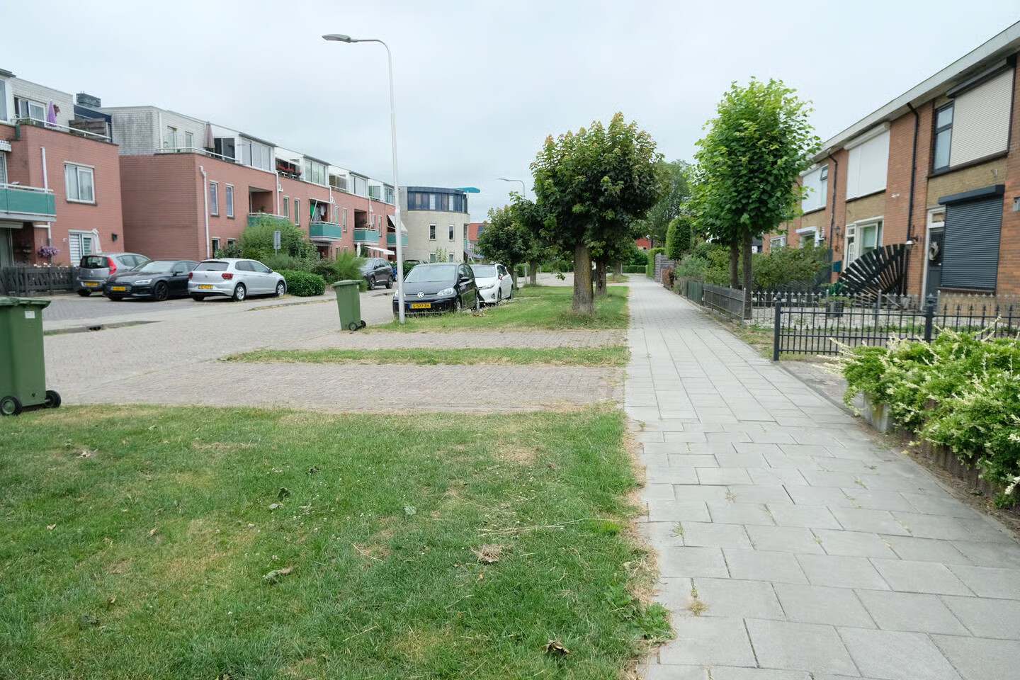 Tussenwoning te koop: Lange Akker 12, Geldermalsen