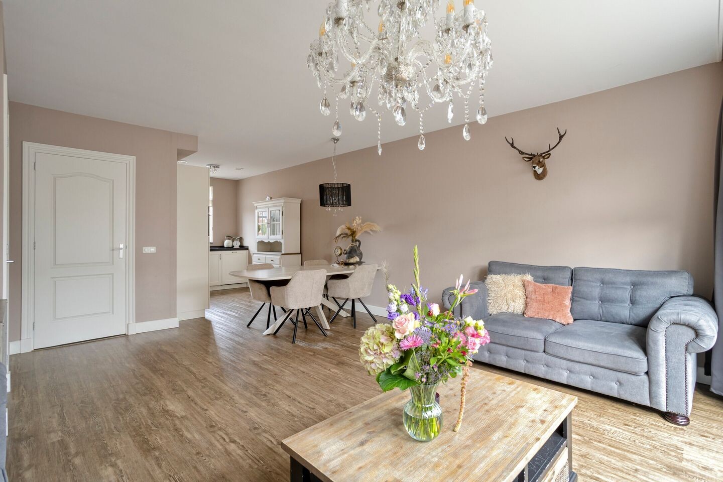 Tussenwoning te koop: De Vesting 2, Meteren