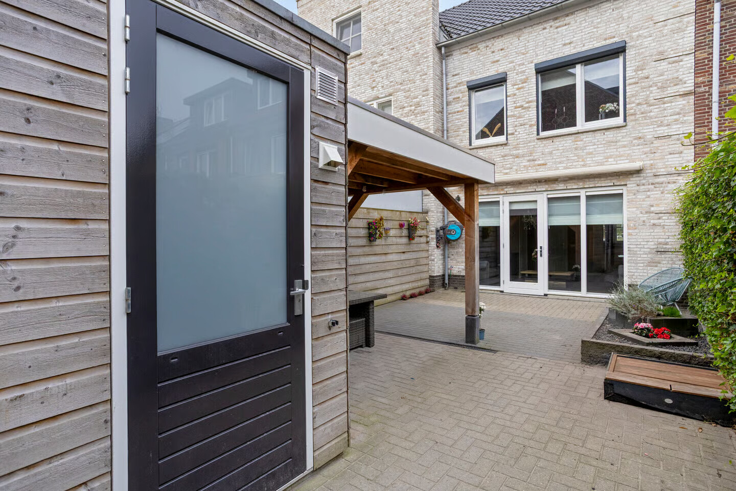 Tussenwoning te koop: De Vesting 2, Meteren