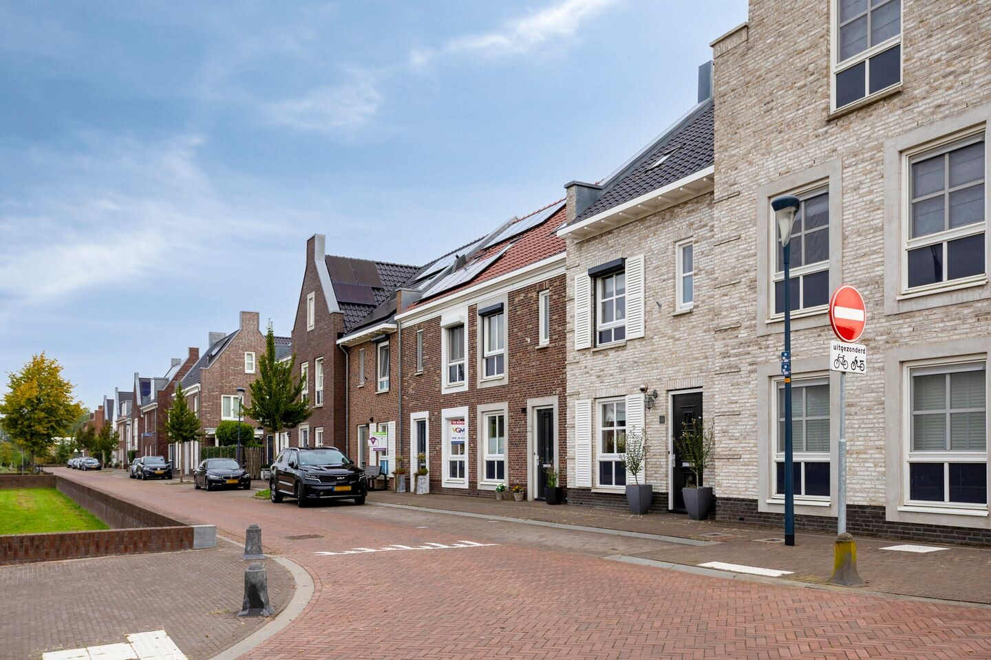 Tussenwoning te koop: De Vesting 2, Meteren