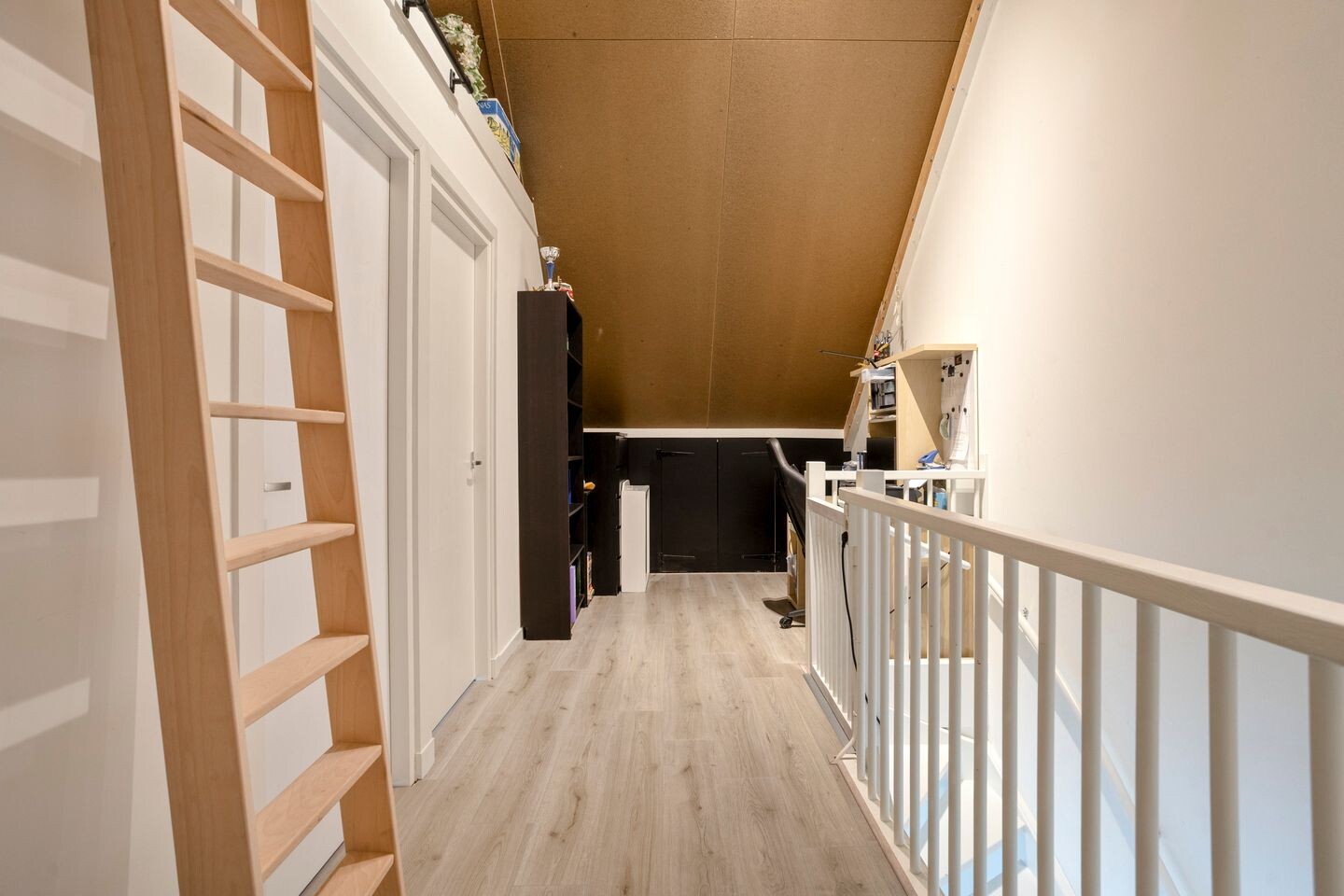 Tussenwoning te koop: De Vesting 2, Meteren