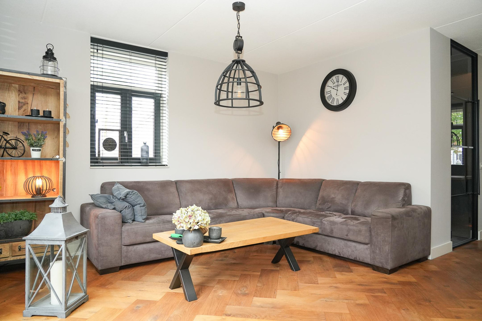 Hoekwoning te koop: De Binnenplaats 10, Meteren