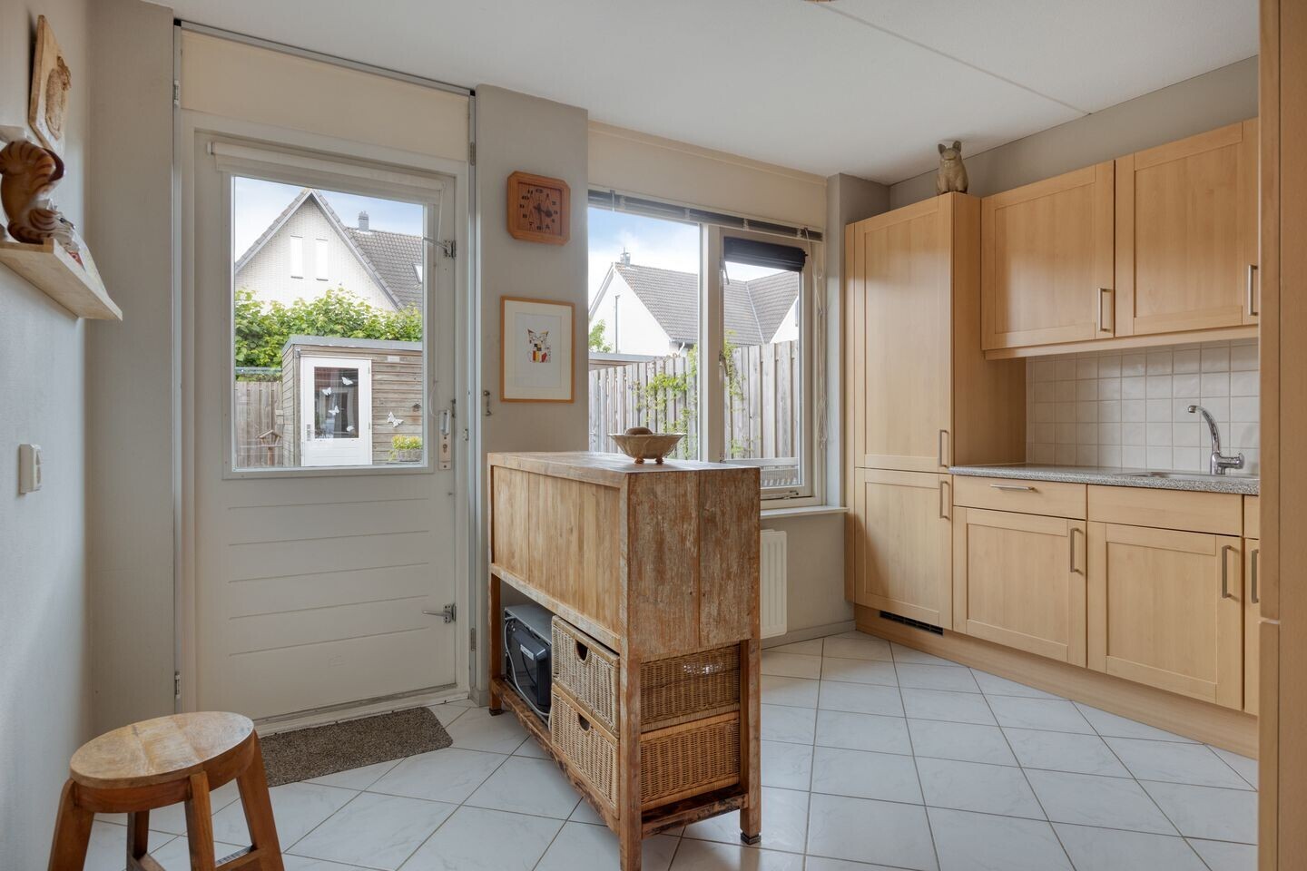 Hoekwoning te koop: S. Abrahamsestraat 37, Meteren