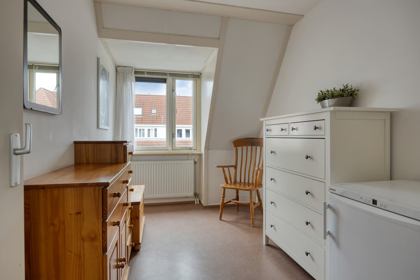 Hoekwoning te koop: S. Abrahamsestraat 37, Meteren