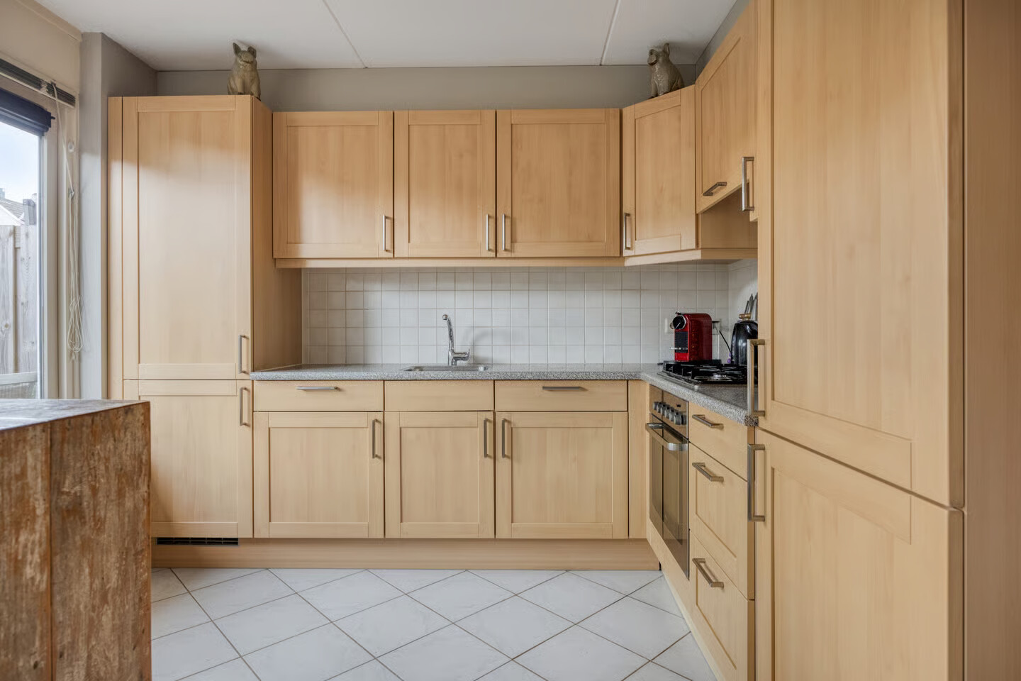 Hoekwoning te koop: S. Abrahamsestraat 37, Meteren