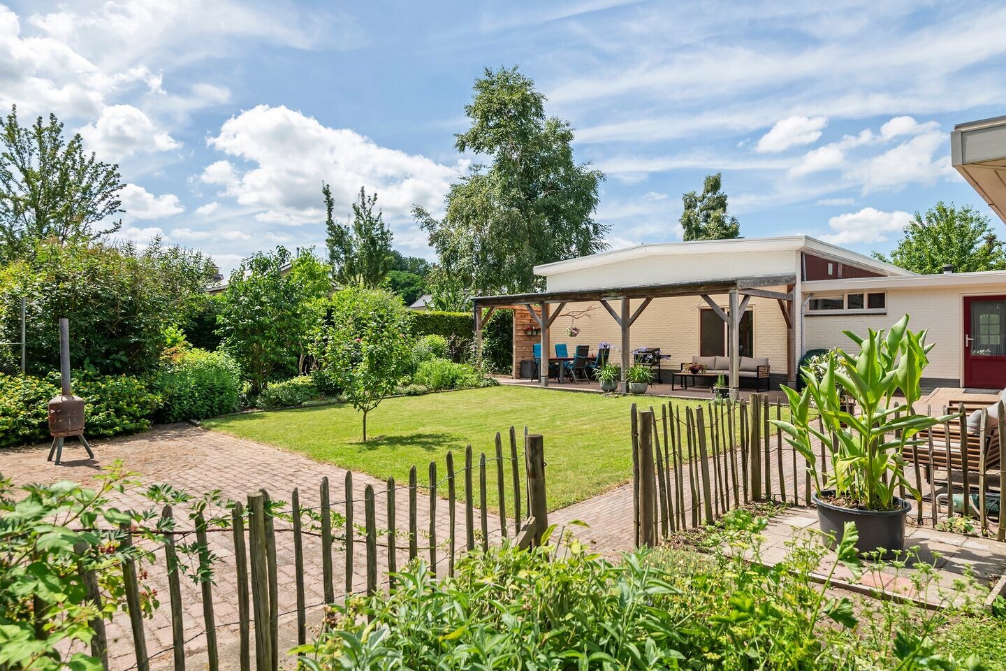 Vrijstaande woning te koop: Dr. van der Willigenstraat 8, Tricht