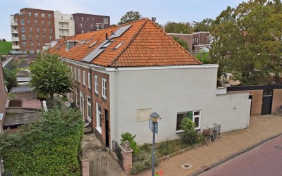 Leeuwenhofje 2
