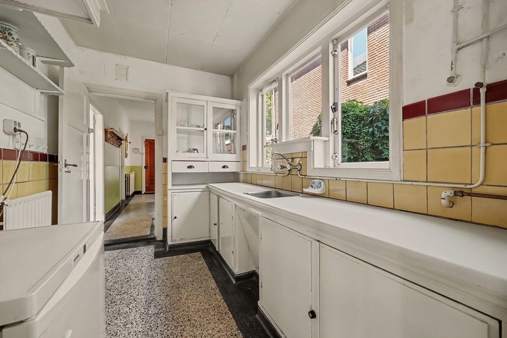 Twee-onder-één-kap te koop: Dillenburgstraat 8, Gorinchem
