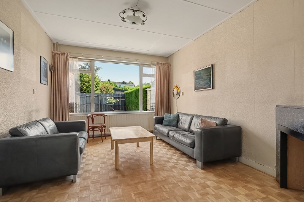 Twee-onder-één-kap te koop: Dillenburgstraat 8, Gorinchem