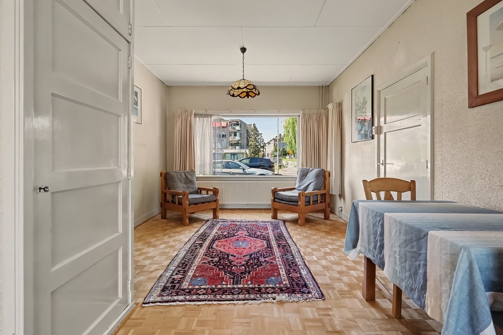Twee-onder-één-kap te koop: Dillenburgstraat 8, Gorinchem