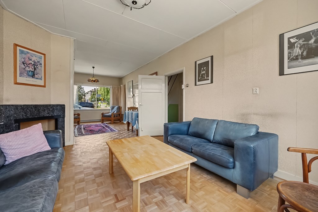 Twee-onder-één-kap te koop: Dillenburgstraat 8, Gorinchem