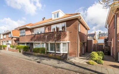 Burg. Gaarlandtstraat 25