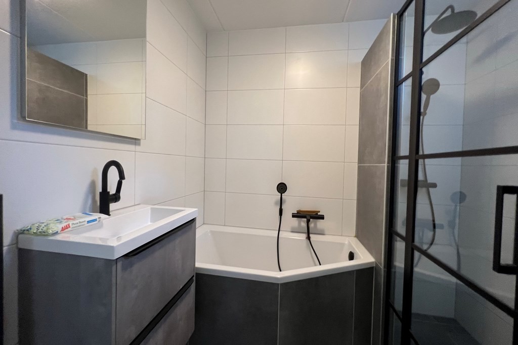 Tussenwoning te koop: Karel V laan 29, Gorinchem