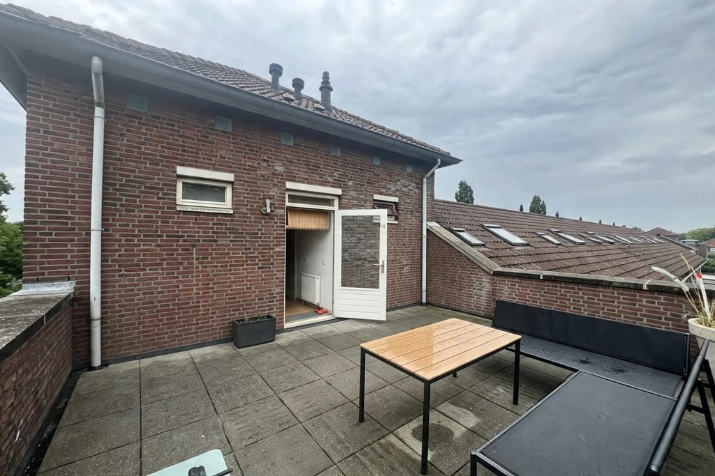 Tussenwoning te koop: Karel V laan 29, Gorinchem