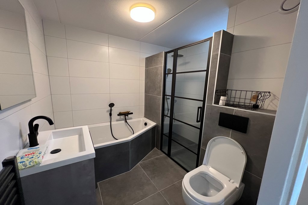 Tussenwoning te koop: Karel V laan 29, Gorinchem