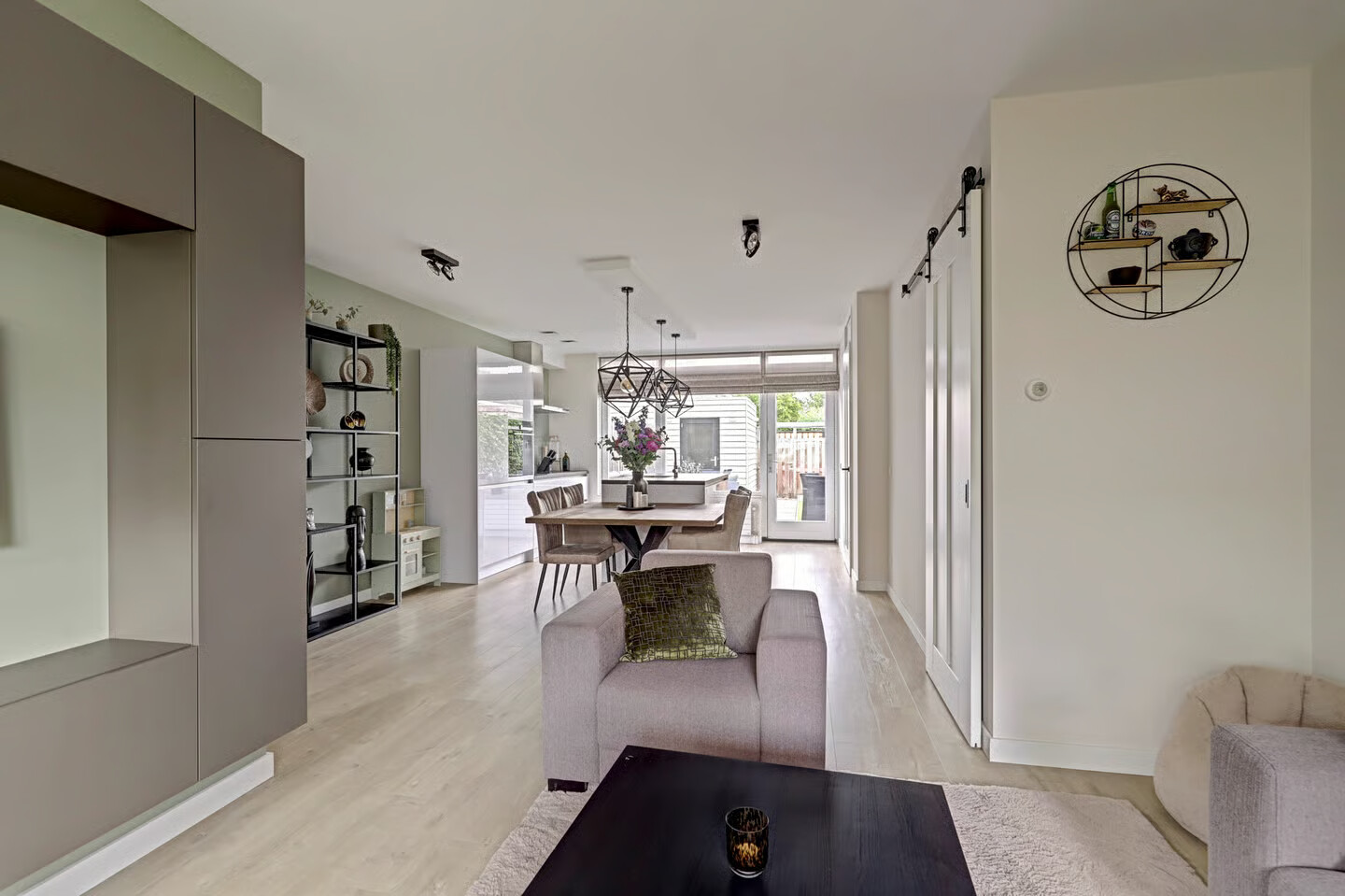 Tussenwoning te koop: Buitenbaan 97, Gorinchem