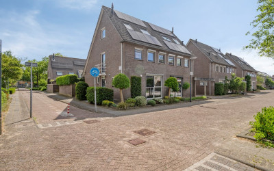 Nienke van Hichtumpad 110
