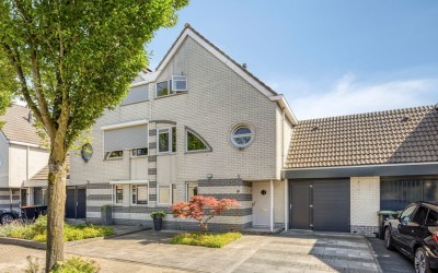 Mevr.Mr. L. Ribbius Peletierstraat 18