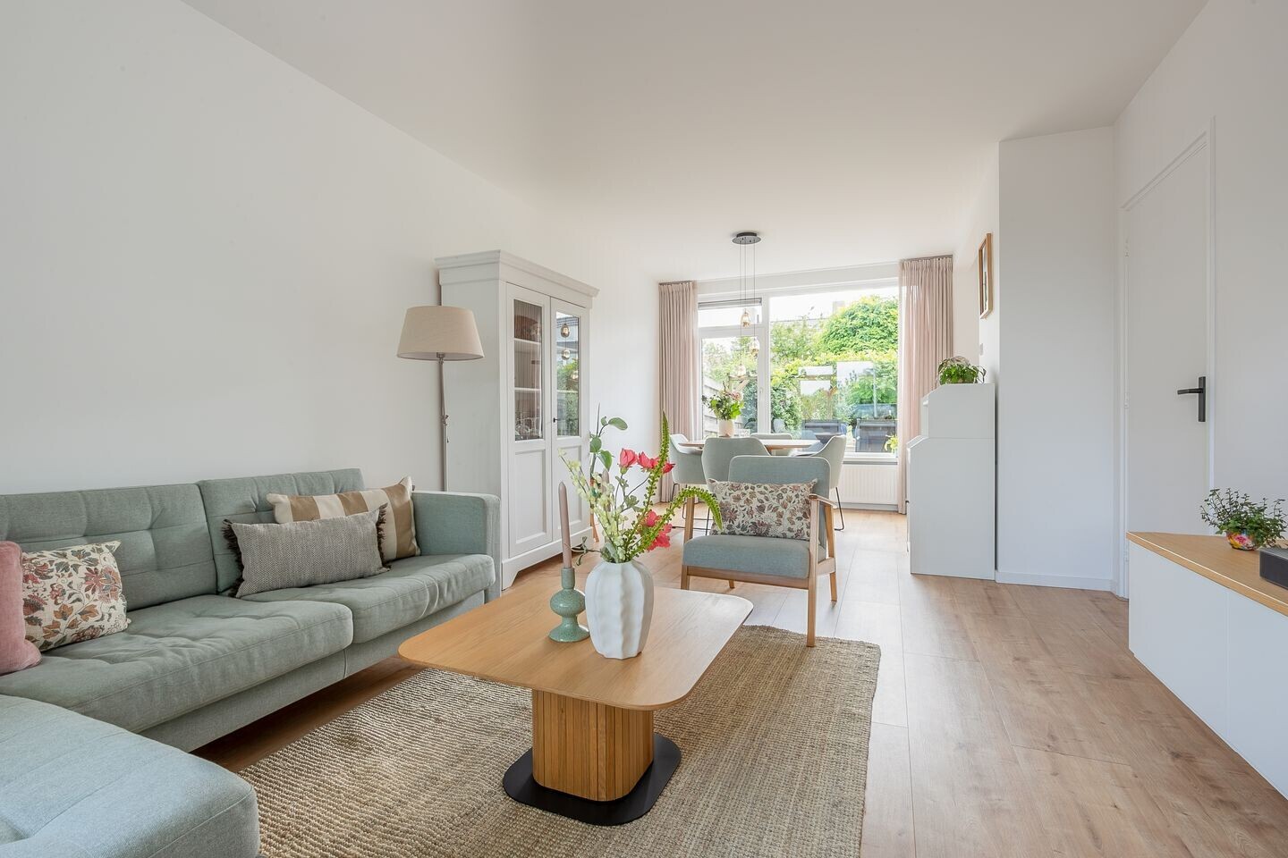 Tussenwoning te koop: Commanderijstraat 14, Schelluinen