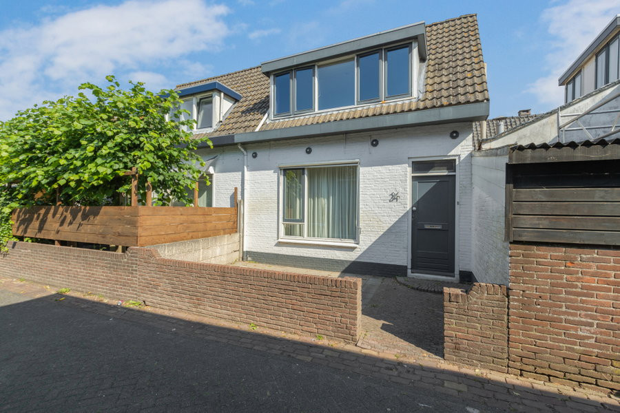 Tussenwoning te koop: Boterstraat 24, Werkendam