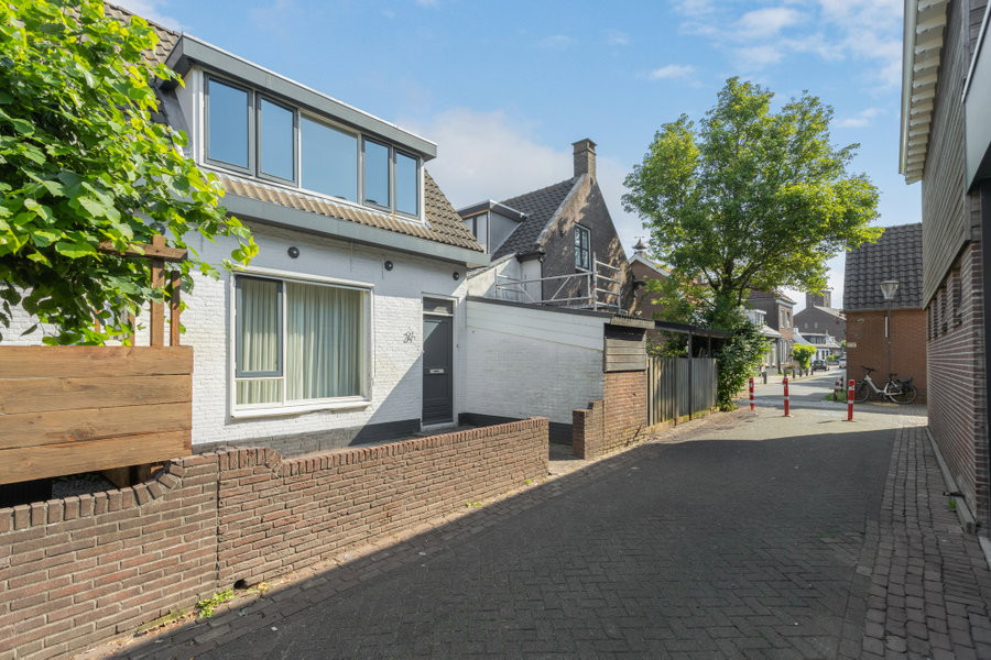 Tussenwoning te koop: Boterstraat 24, Werkendam