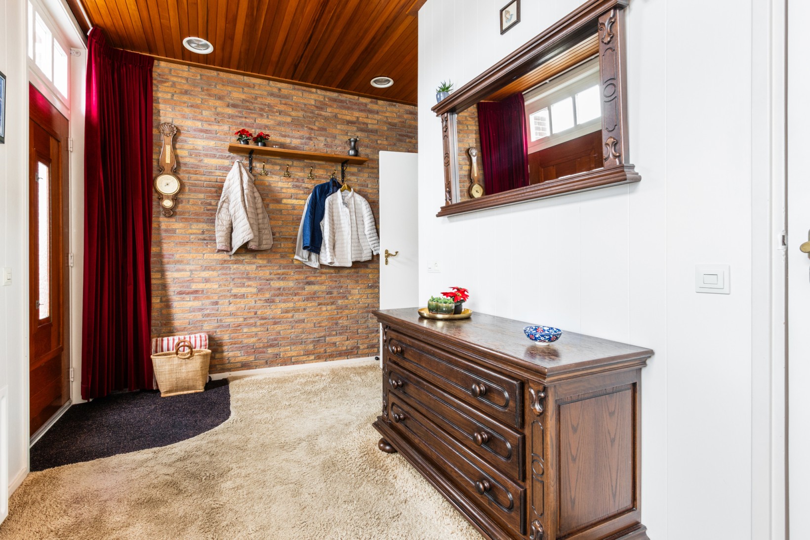 Vrijstaande woning te koop: Maasdijk 335, Veen