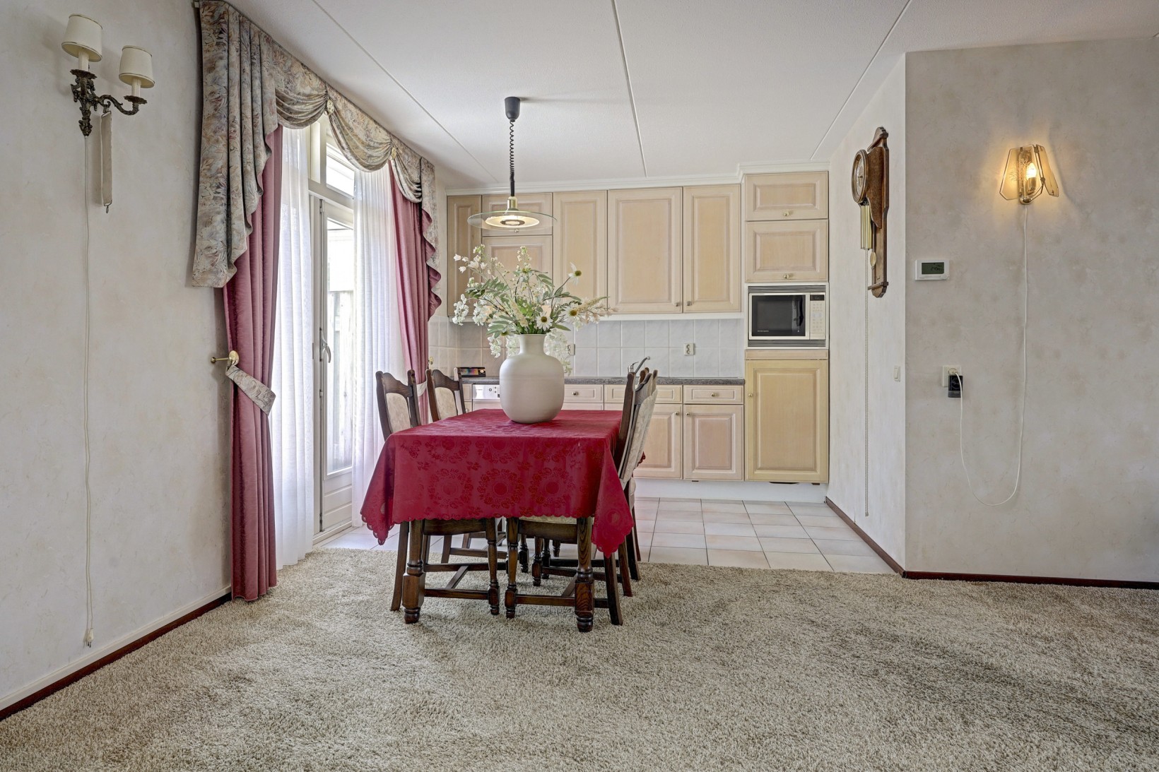 Tussenwoning te koop: Willem de Zwijgerstraat 86, Veen