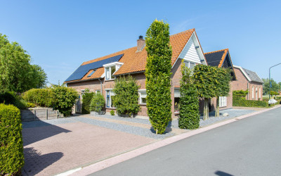 Dorpsstraat 8