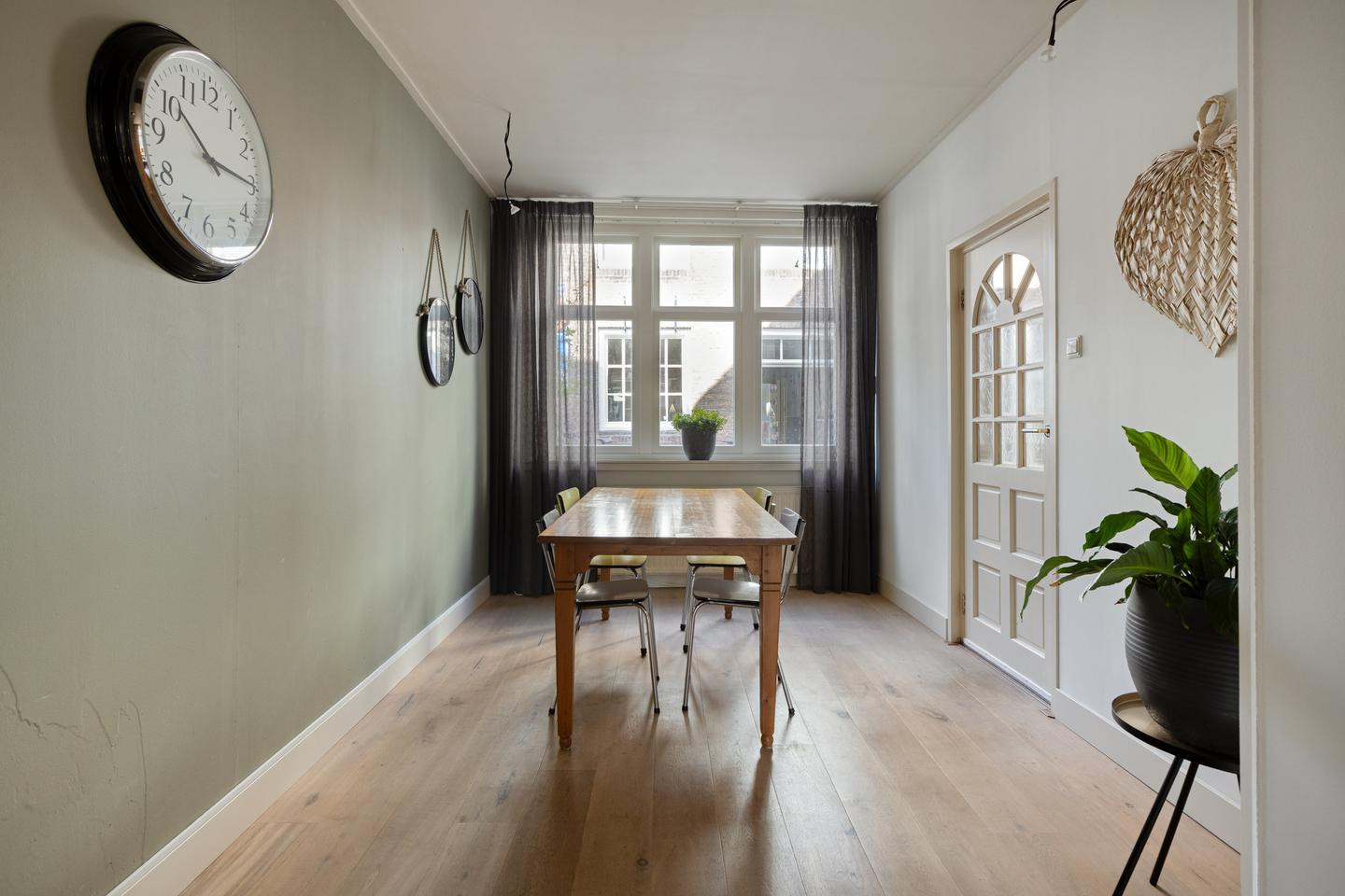Tussenwoning te koop: Sint Janstraat 25, Middelburg