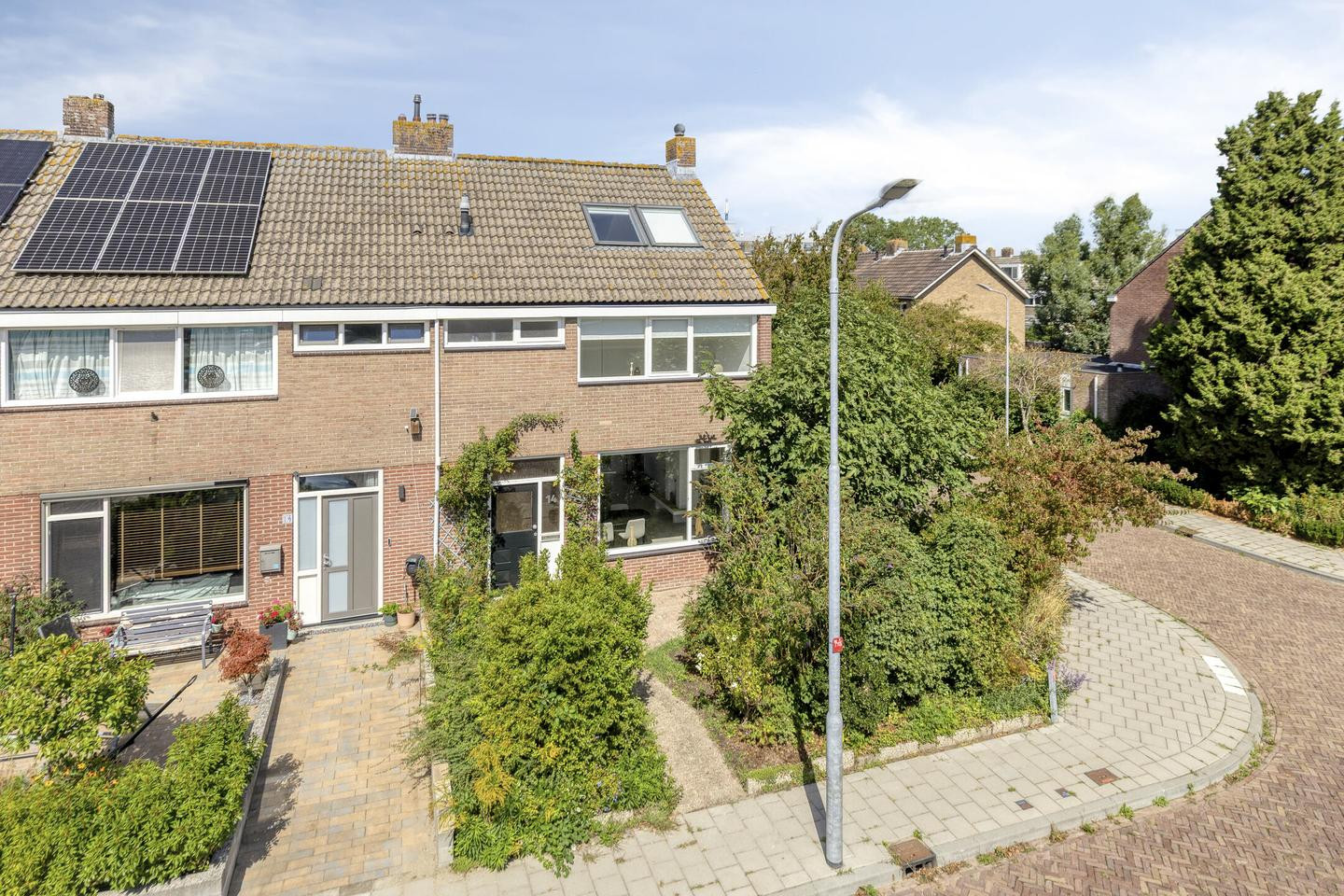 Hoekwoning te koop: Adriaen Obrysstraat 14, Middelburg