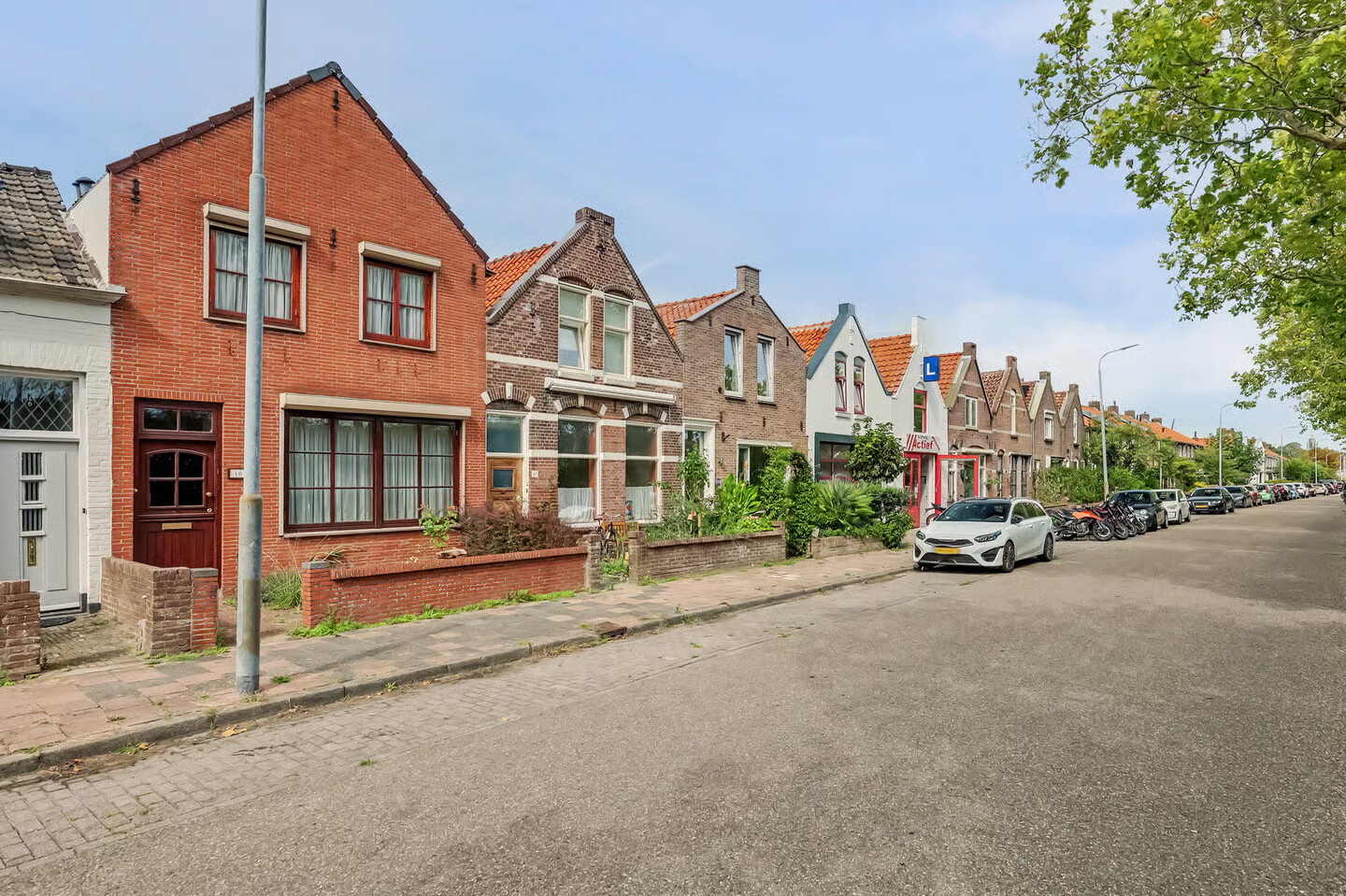 Tussenwoning te koop: Nieuwe Vlissingseweg 164, Middelburg